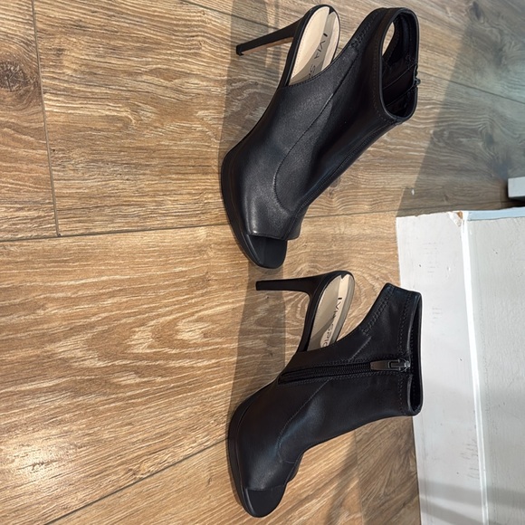 Via Spiga black, 4 inch pumps. - Picture 4 of 4